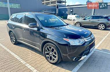 Позашляховик / Кросовер Mitsubishi Outlander 2014 в Києві