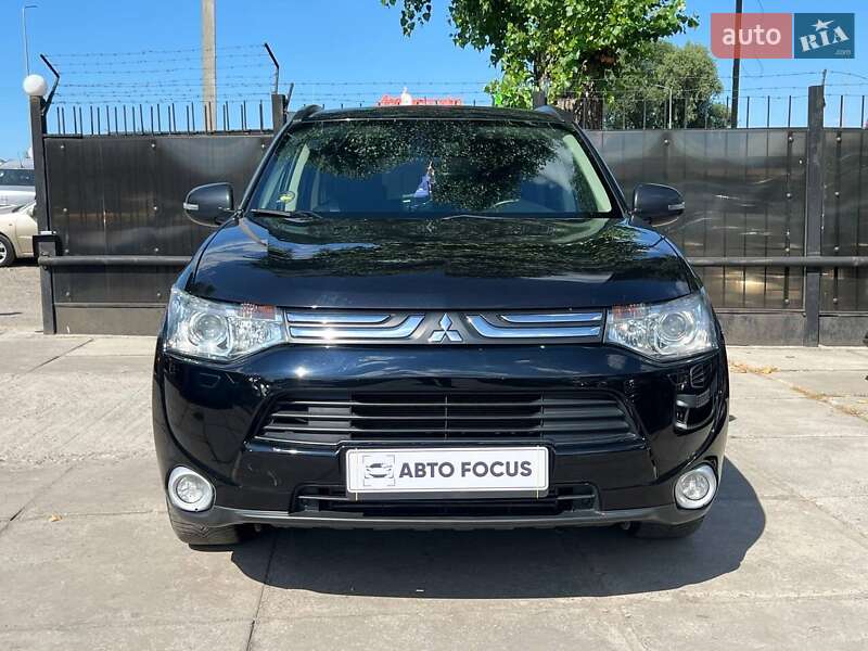 Внедорожник / Кроссовер Mitsubishi Outlander 2013 в Киеве