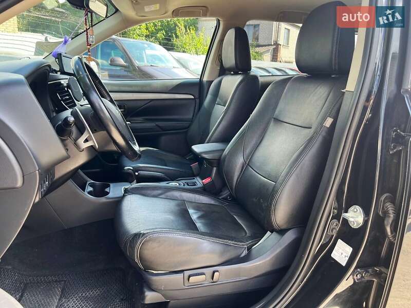 Внедорожник / Кроссовер Mitsubishi Outlander 2013 в Киеве