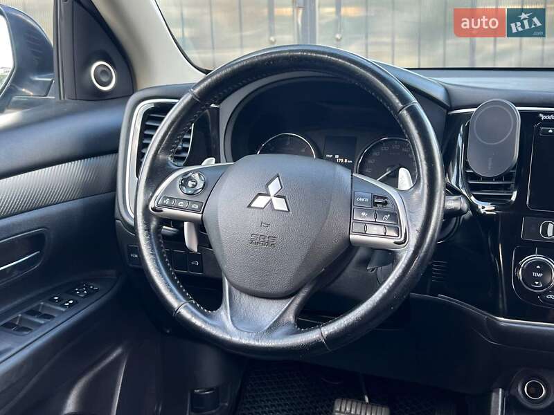 Внедорожник / Кроссовер Mitsubishi Outlander 2013 в Киеве