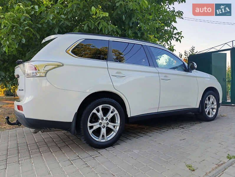 Внедорожник / Кроссовер Mitsubishi Outlander 2013 в Одессе фото 9 Внедорожник / Кроссовер Mitsubishi Outlander 2013 в Одессе