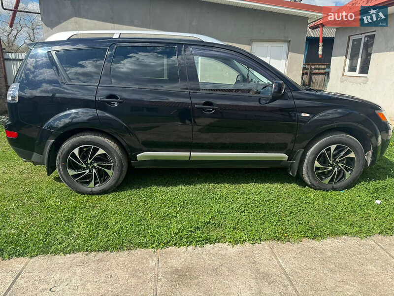 Внедорожник / Кроссовер Mitsubishi Outlander 2008 в Черновцах