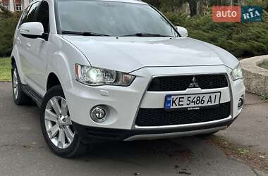Внедорожник / Кроссовер Mitsubishi Outlander 2011 в 