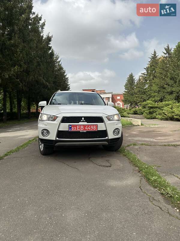 Внедорожник / Кроссовер Mitsubishi Outlander 2011 в Кривом Роге