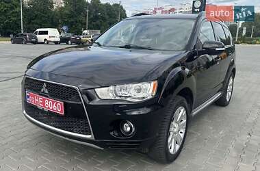Внедорожник / Кроссовер Mitsubishi Outlander 2011 в 