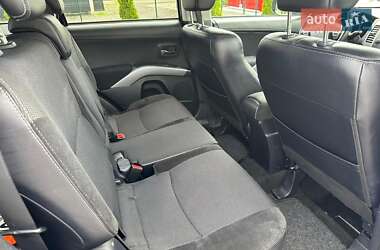 Внедорожник / Кроссовер Mitsubishi Outlander 2011 в 