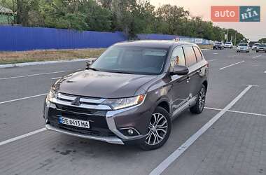 Внедорожник / Кроссовер Mitsubishi Outlander 2017 в Николаеве
