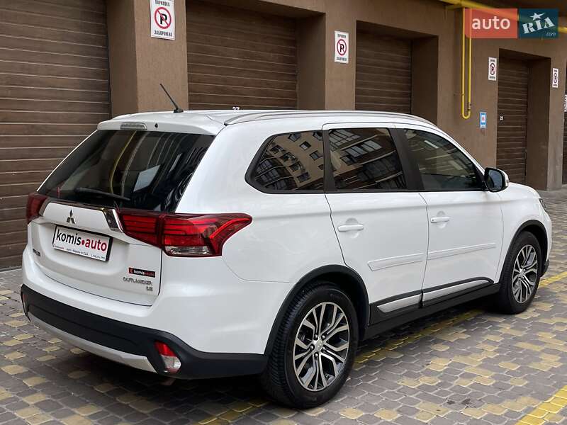 Позашляховик / Кросовер Mitsubishi Outlander 2015 в Вінниці