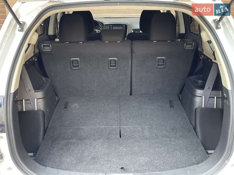 Позашляховик / Кросовер Mitsubishi Outlander 2015 в Вінниці