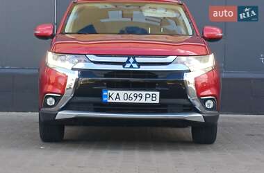 Внедорожник / Кроссовер Mitsubishi Outlander 2015 в Киеве