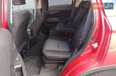 Внедорожник / Кроссовер Mitsubishi Outlander 2015 в 