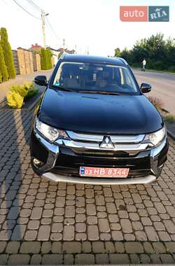 Внедорожник / Кроссовер Mitsubishi Outlander 2015 в Львове