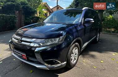 Позашляховик / Кросовер Mitsubishi Outlander 2016 в Києві
