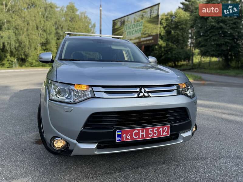 Внедорожник / Кроссовер Mitsubishi Outlander 2015 в Трускавце