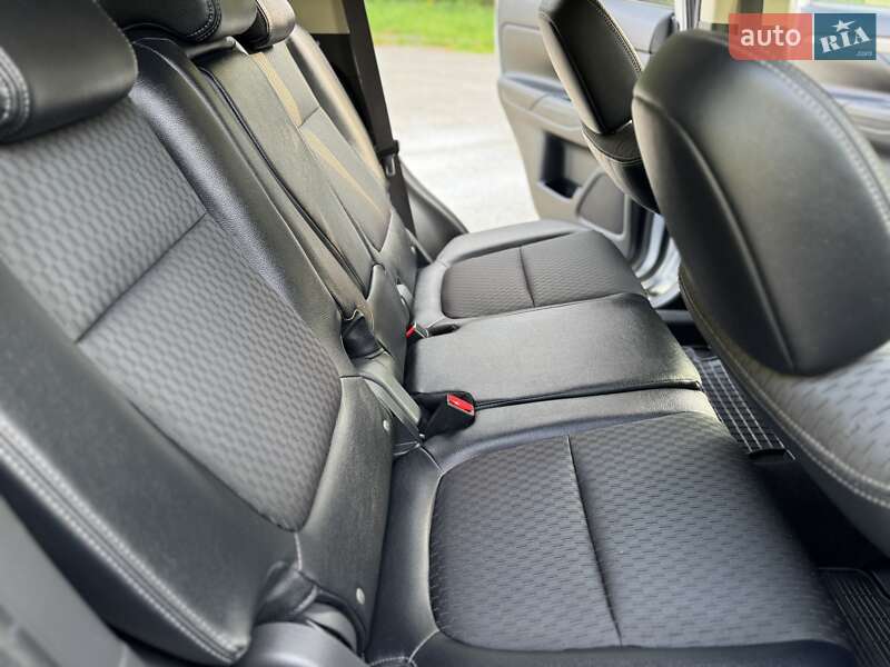 Внедорожник / Кроссовер Mitsubishi Outlander 2015 в Трускавце