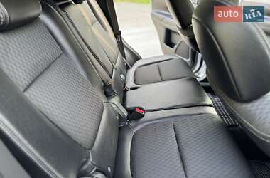Внедорожник / Кроссовер Mitsubishi Outlander 2015 в 