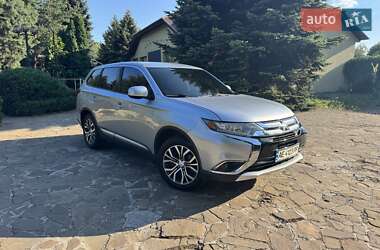 Внедорожник / Кроссовер Mitsubishi Outlander 2017 в Днепре