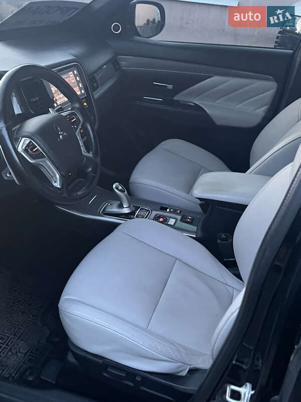 Внедорожник / Кроссовер Mitsubishi Outlander 2019 в Днепре