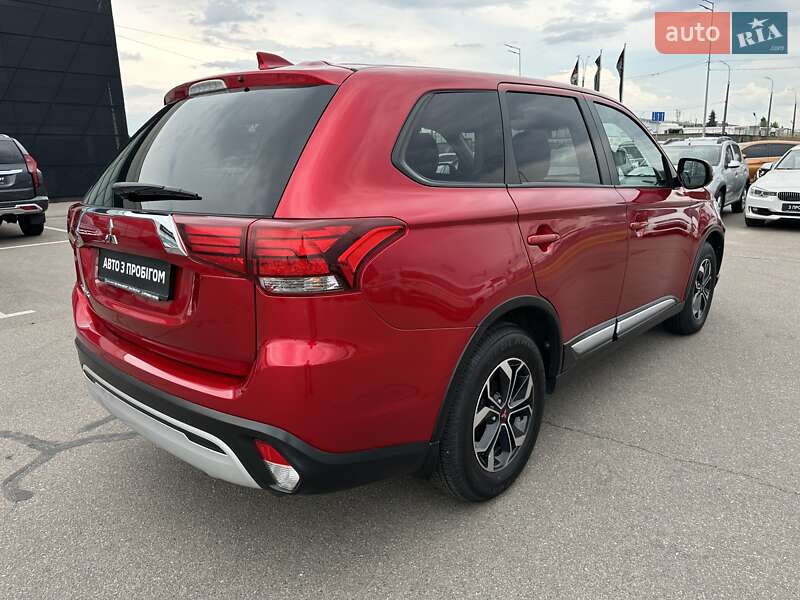 Внедорожник / Кроссовер Mitsubishi Outlander 2020 в Киеве