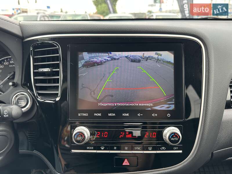 Внедорожник / Кроссовер Mitsubishi Outlander 2020 в Киеве