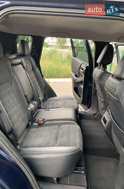 Внедорожник / Кроссовер Mitsubishi Outlander 2022 в 