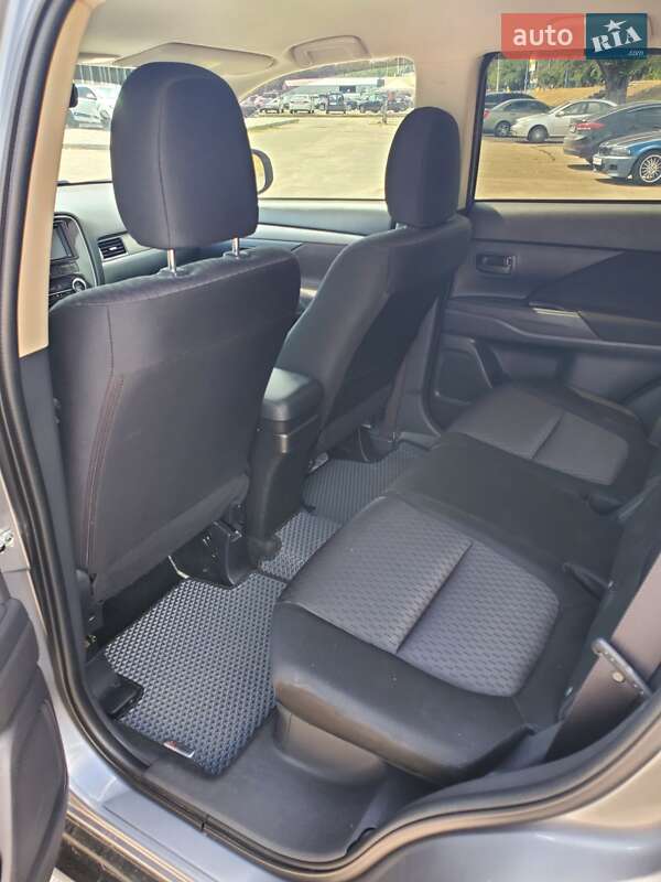 Внедорожник / Кроссовер Mitsubishi Outlander 2013 в Кропивницком