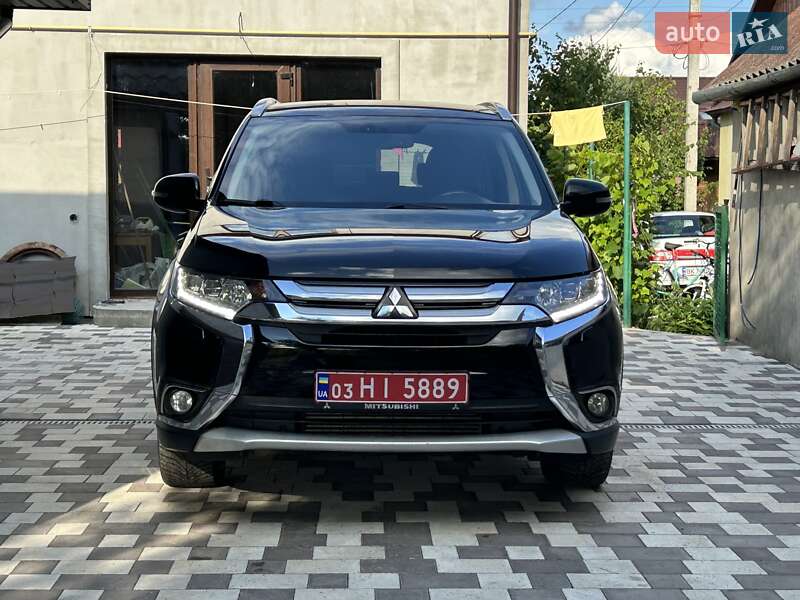 Внедорожник / Кроссовер Mitsubishi Outlander 2015 в Ровно
