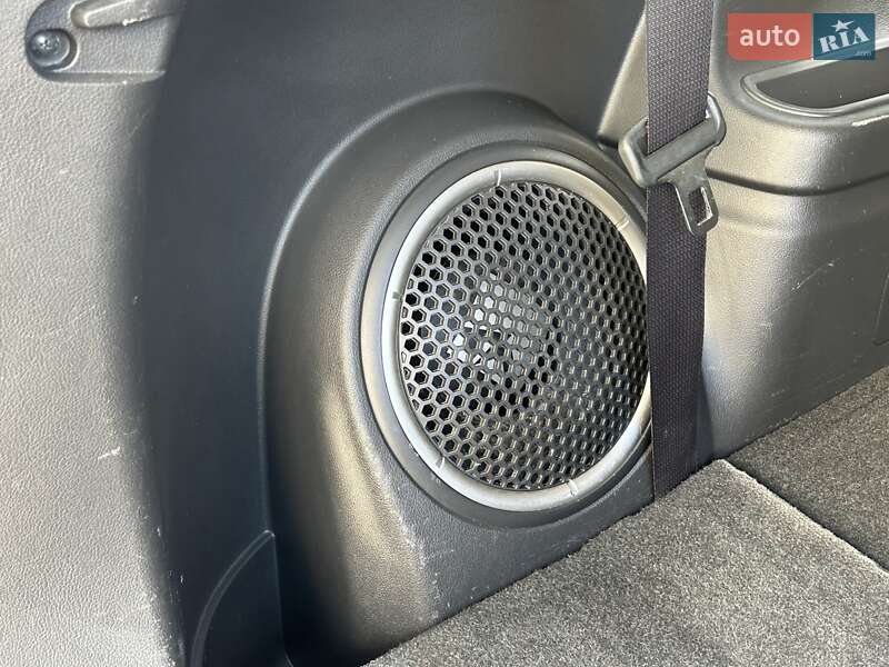Внедорожник / Кроссовер Mitsubishi Outlander 2015 в Ровно