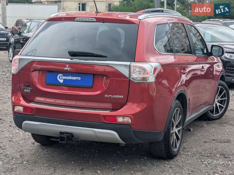 Внедорожник / Кроссовер Mitsubishi Outlander 2014 в Киеве