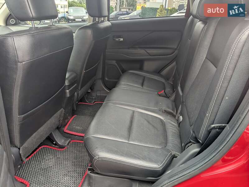 Внедорожник / Кроссовер Mitsubishi Outlander 2014 в Киеве