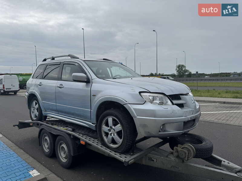Внедорожник / Кроссовер Mitsubishi Outlander 2006 в 