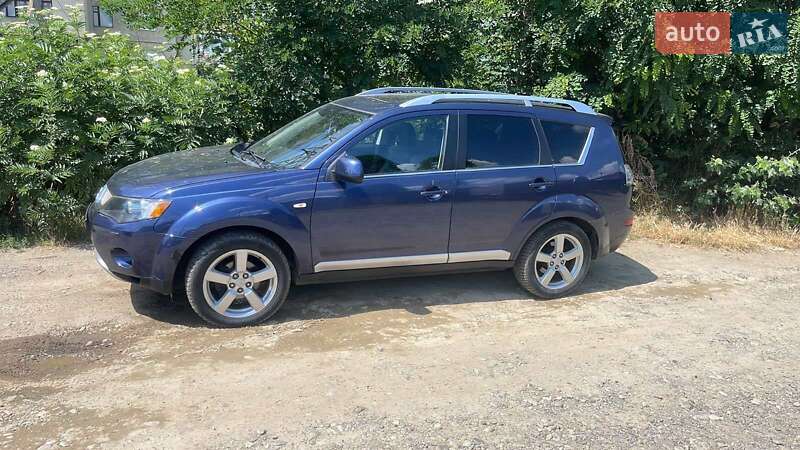 Позашляховик / Кросовер Mitsubishi Outlander 2009 в Чернівцях