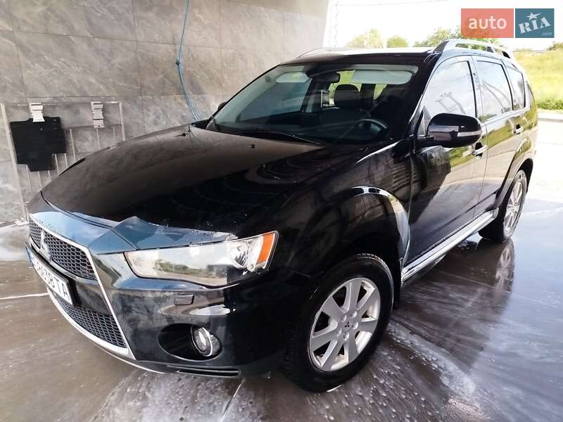 Позашляховик / Кросовер Mitsubishi Outlander 2010 в Золочеві