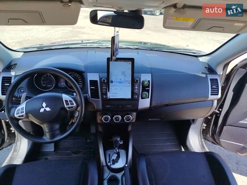 Позашляховик / Кросовер Mitsubishi Outlander 2010 в Золочеві