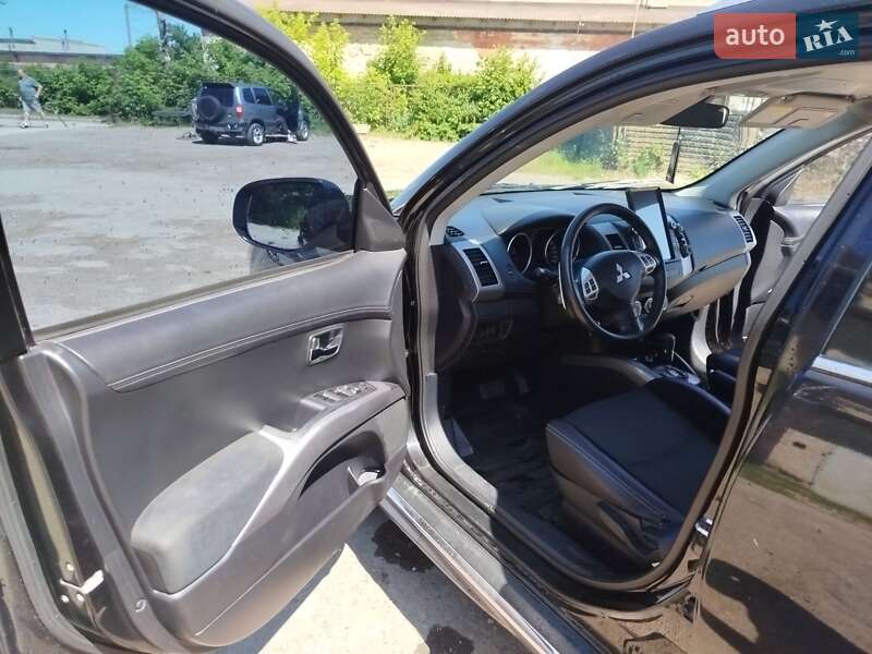 Позашляховик / Кросовер Mitsubishi Outlander 2010 в Золочеві