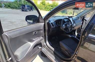 Внедорожник / Кроссовер Mitsubishi Outlander 2010 в 