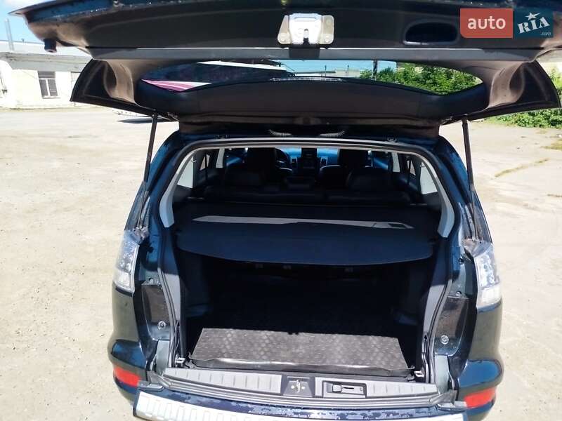 Позашляховик / Кросовер Mitsubishi Outlander 2010 в Золочеві
