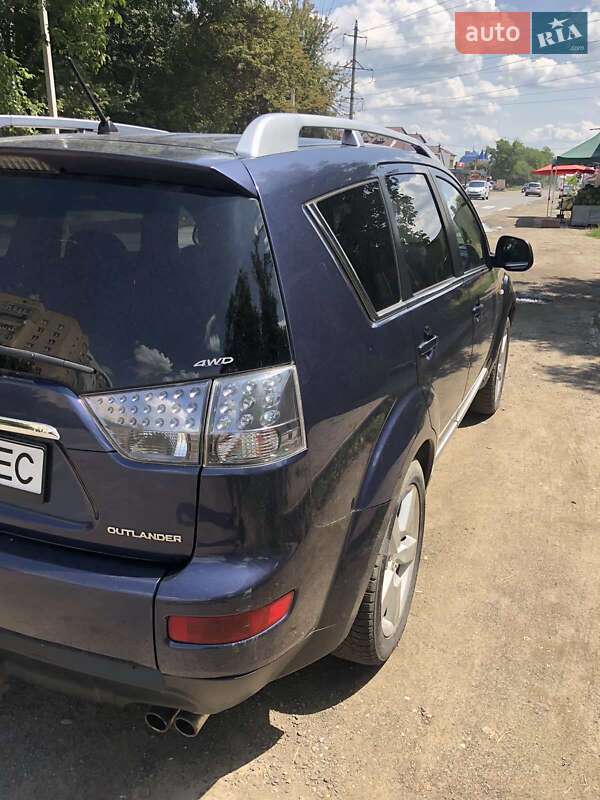 Позашляховик / Кросовер Mitsubishi Outlander 2009 в Чернівцях