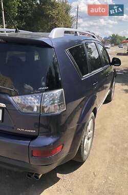 Внедорожник / Кроссовер Mitsubishi Outlander 2009 в 