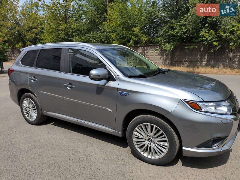 Внедорожник / Кроссовер Mitsubishi Outlander 2019 в Кривом Роге