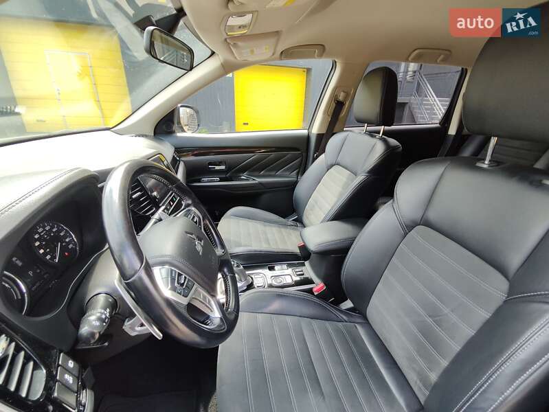 Внедорожник / Кроссовер Mitsubishi Outlander 2019 в Кривом Роге