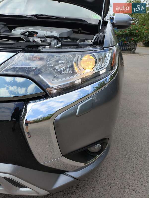Внедорожник / Кроссовер Mitsubishi Outlander 2019 в Кривом Роге
