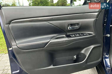Внедорожник / Кроссовер Mitsubishi Outlander 2020 в 