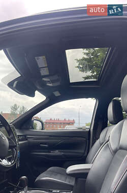 Внедорожник / Кроссовер Mitsubishi Outlander 2020 в 