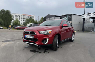 Внедорожник / Кроссовер Mitsubishi Outlander 2015 в 