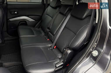 Внедорожник / Кроссовер Mitsubishi Outlander 2010 в 