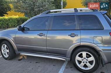 Внедорожник / Кроссовер Mitsubishi Outlander 2005 в 