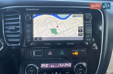 Внедорожник / Кроссовер Mitsubishi Outlander 2013 в 