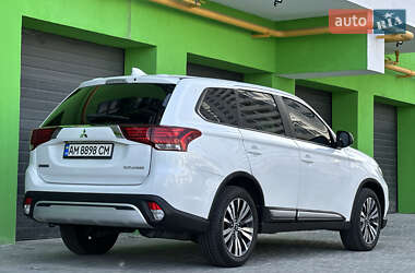 Позашляховик / Кросовер Mitsubishi Outlander 2018 в Києві