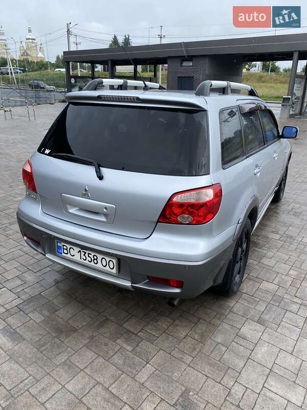 Внедорожник / Кроссовер Mitsubishi Outlander 2006 в Новояворовске
